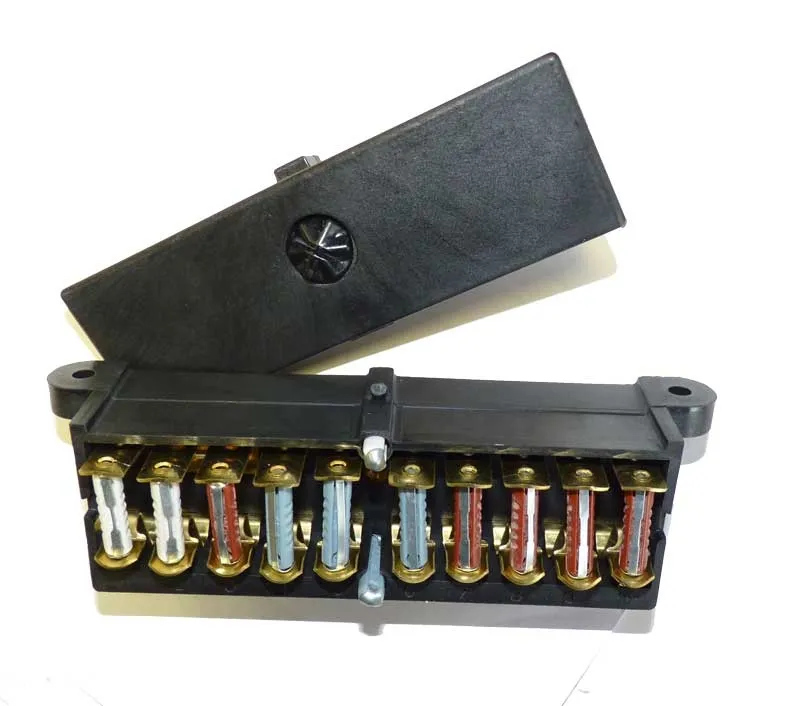 FUSE BOX 105/115 FOR 10 FUSES UNDER DASHBOARD (22 CONNECTIONS)
