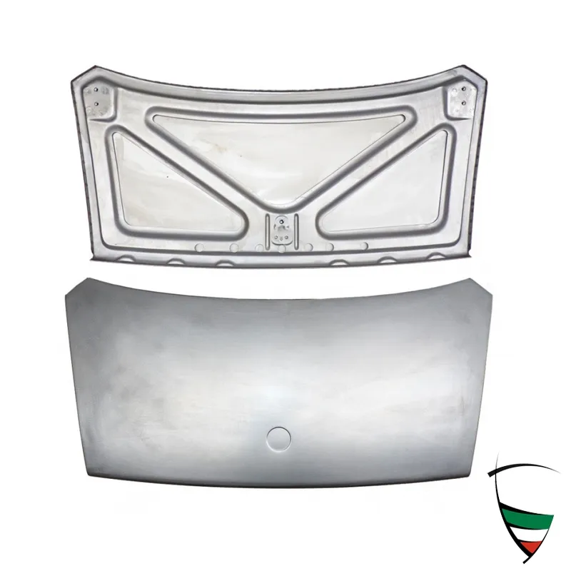 cofano baule Bertone GT con bacino per lo stemma