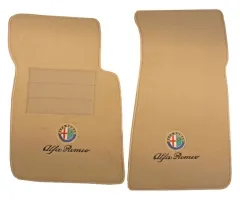 kit tappetini anteriori Spider, pedaliera alta, beige con emblema e scritta Alfa cucita